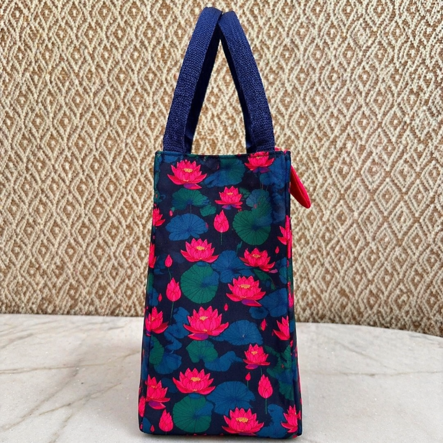 Lunch Bag Lotus Print Red - A4
