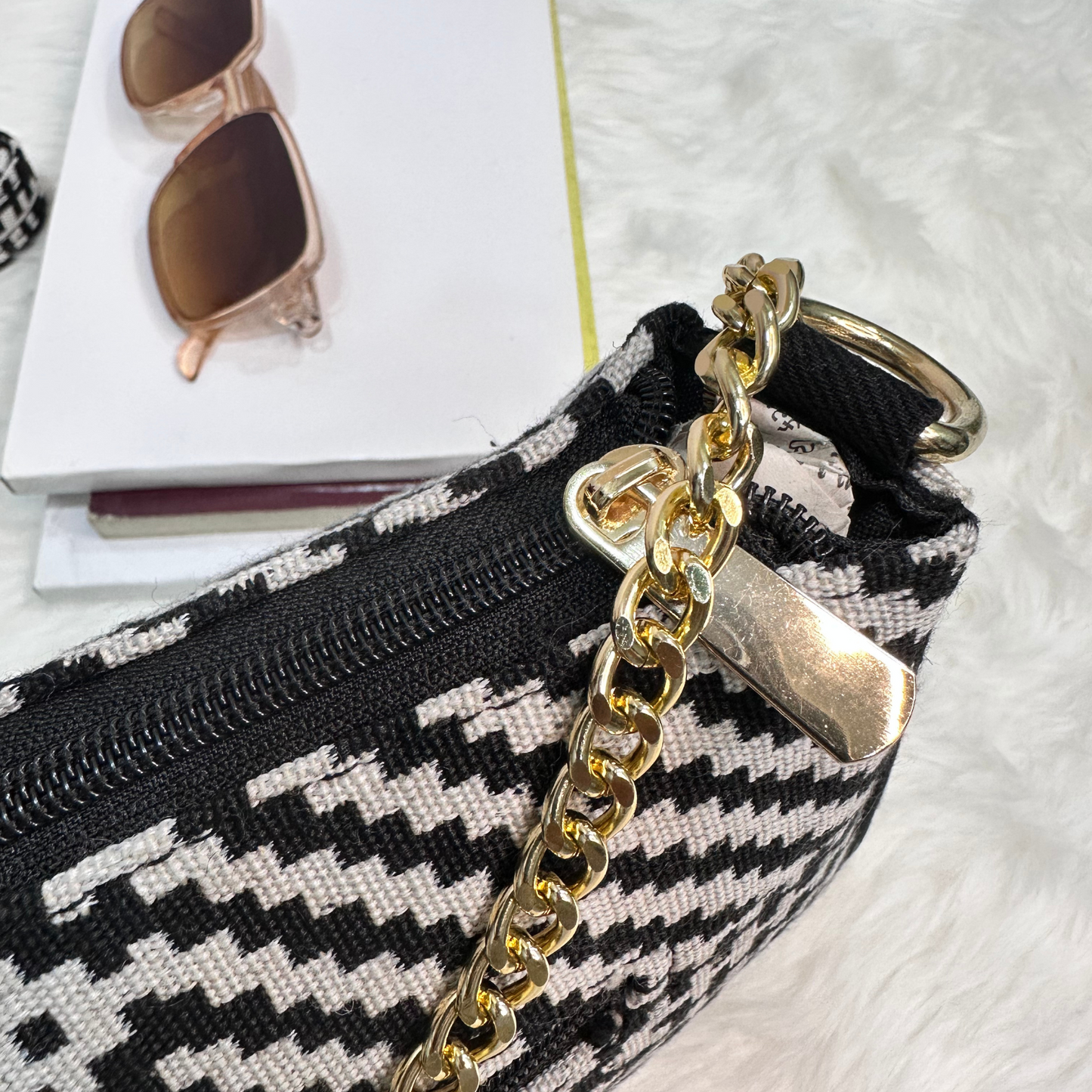 DURABLE BLACK And White Baguette BAG - F3