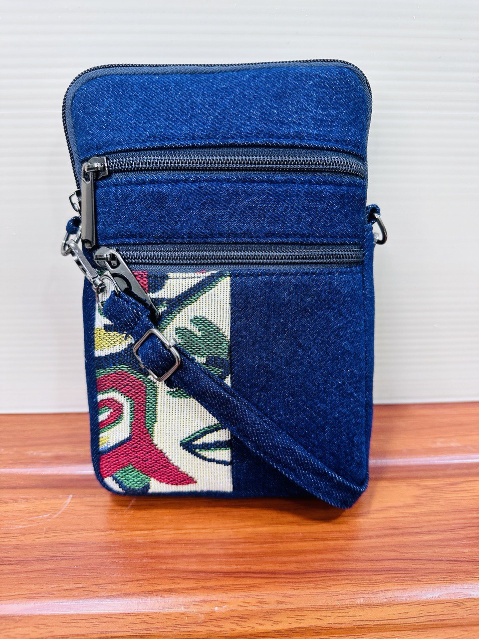 DURABLE GREEN AND MAROON DENIM MOBLIE SLING BAG - H2