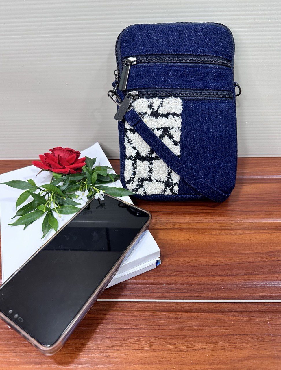 DURABLE BLUE AND WHITE DENIM MOBLIE SLING BAG - H1