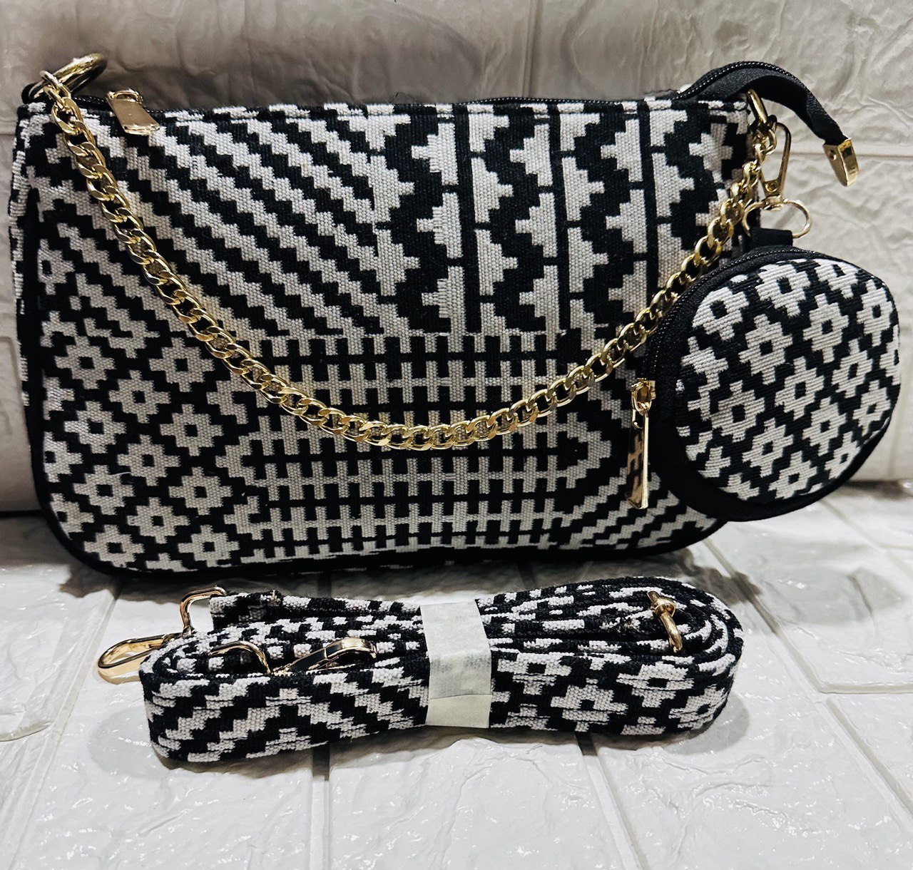 DURABLE BLACK And White Baguette BAG - F3