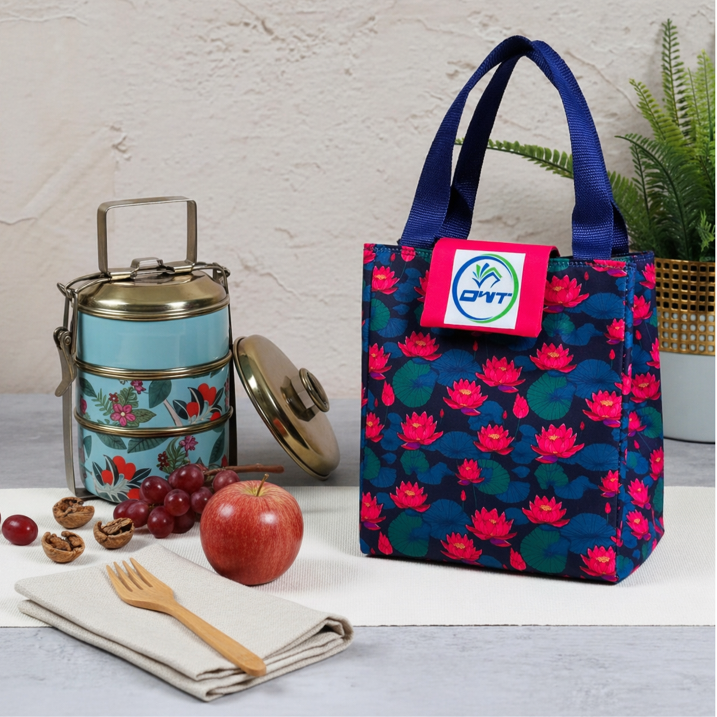 Lunch Bag Lotus Print Red - A4