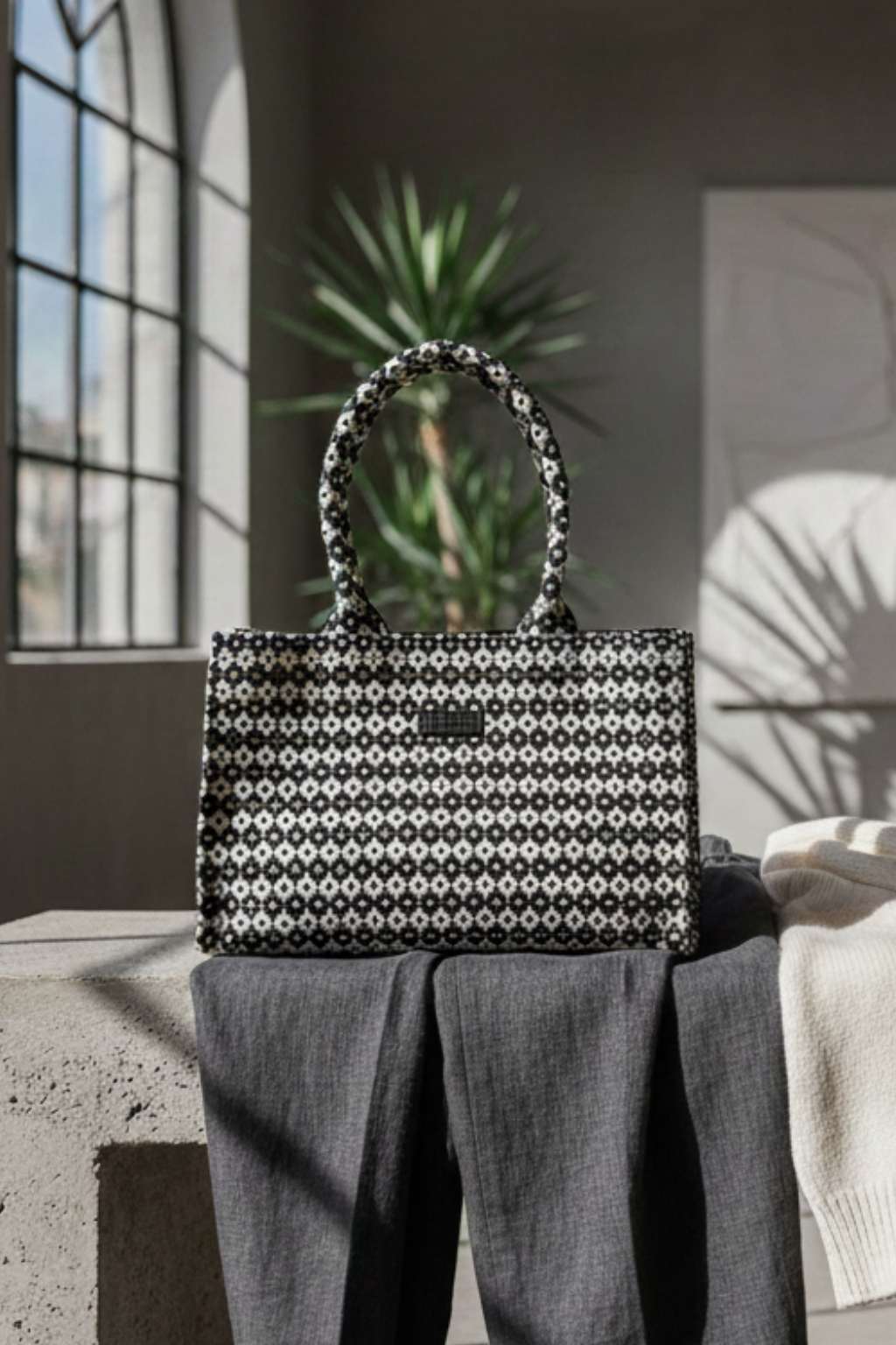 EMMY BOX TOTE BAGM - D2